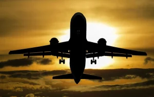 silhoueete of a plane for blog How An Aerospace Engineering Consultancy Mitigates Risk In Your Aerospace Project